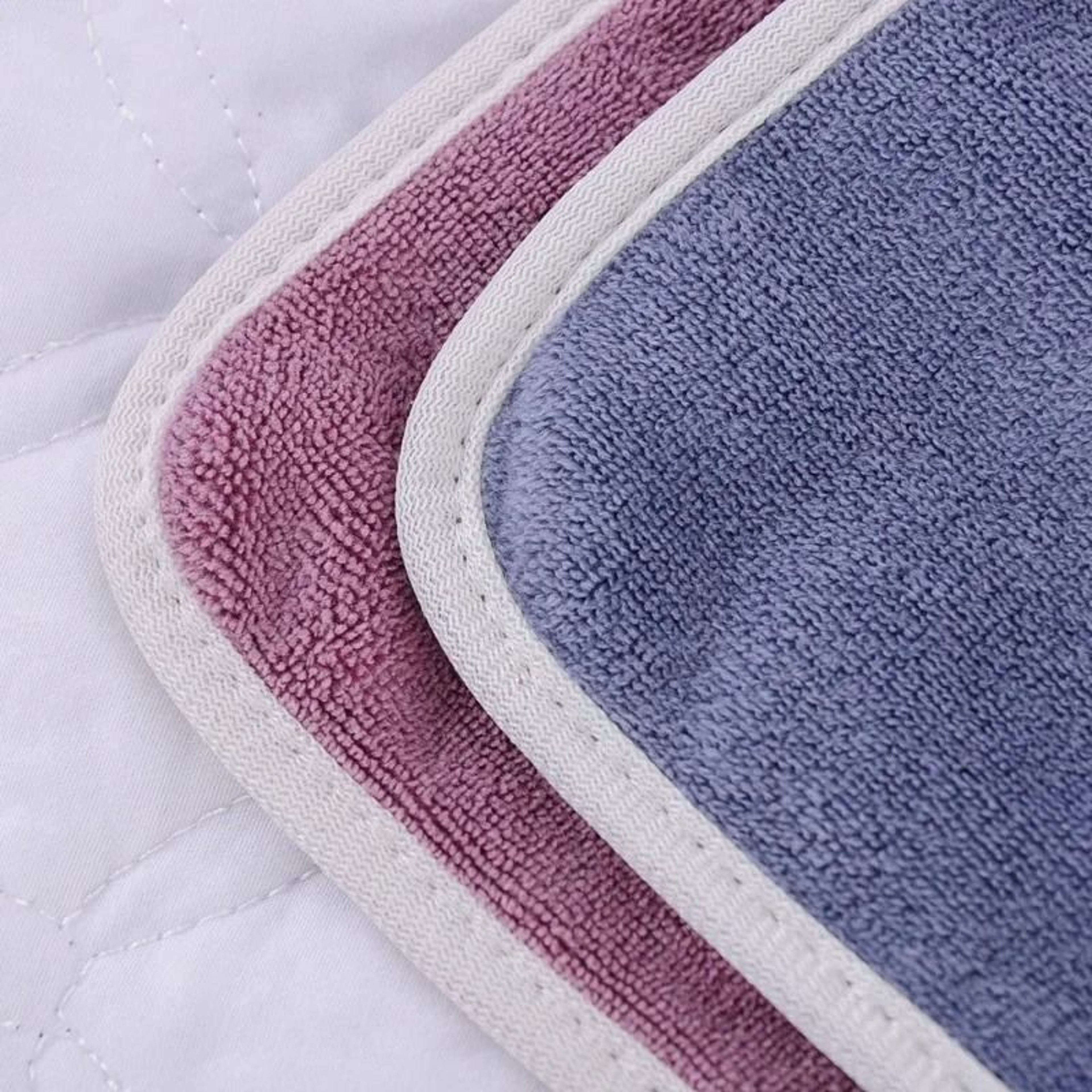 Square Thickened Velvet SPA Massage Table Face Towel With Breath Hole 3