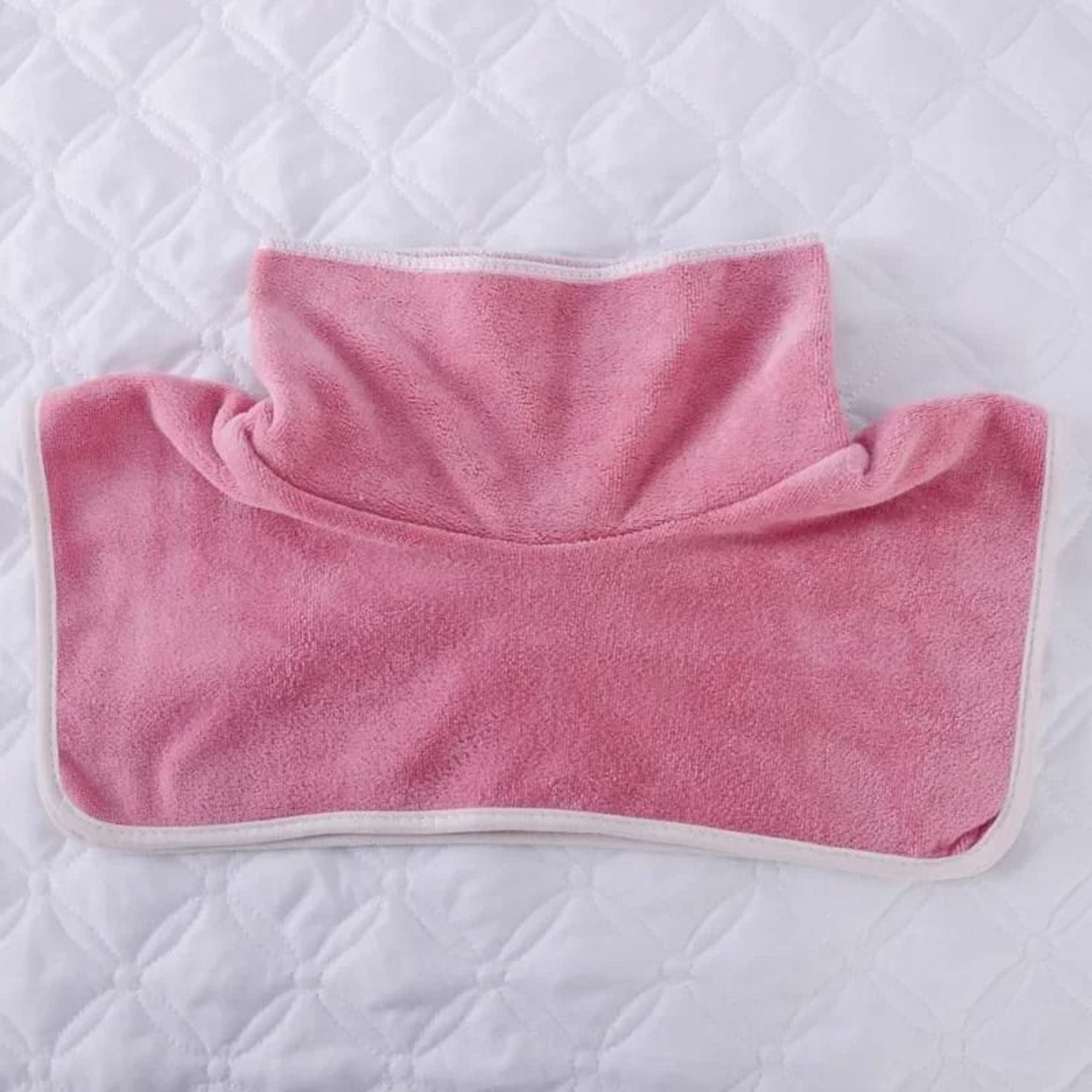 Square Thickened Velvet SPA Massage Table Face Towel With Breath Hole 4