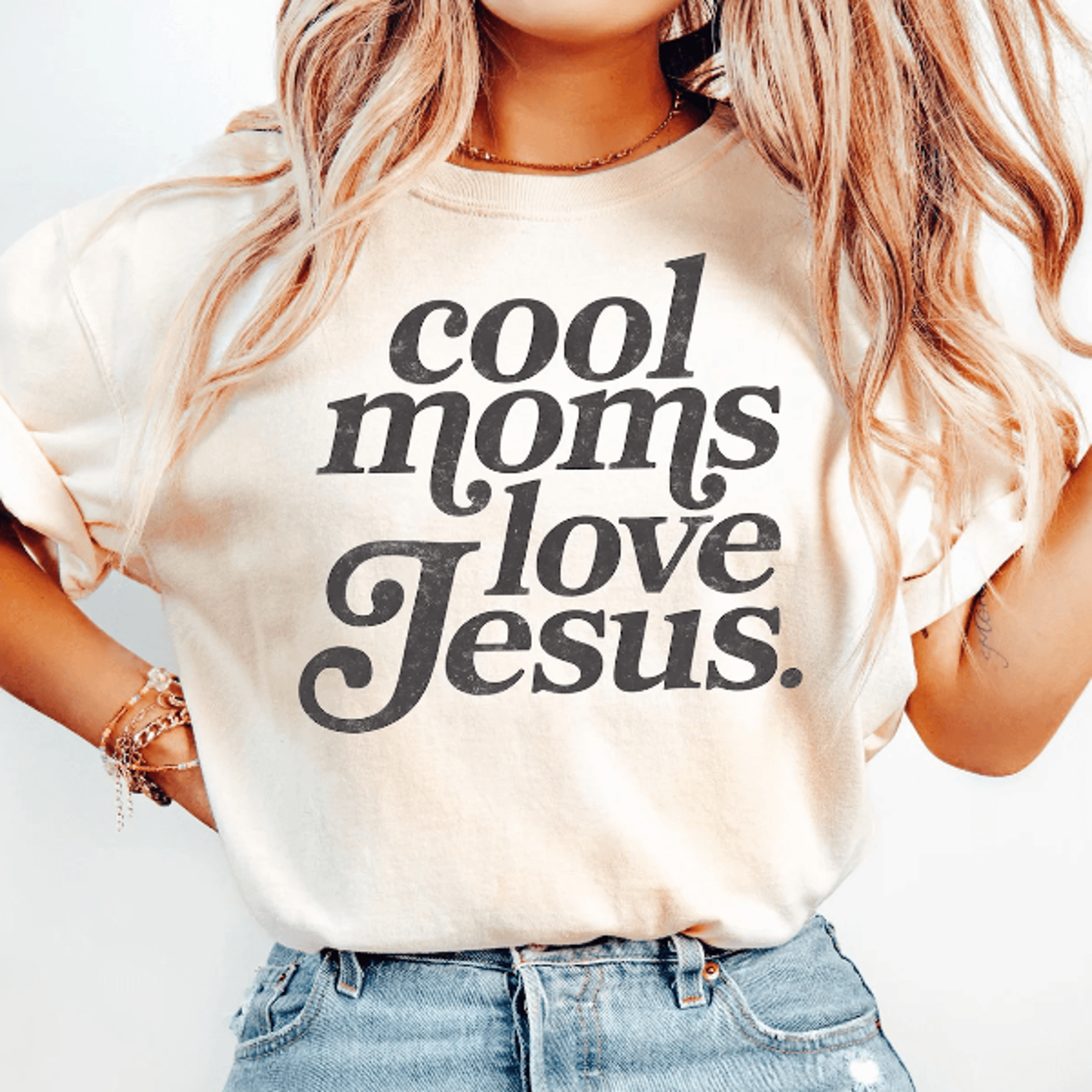 Cool Moms Love Jesus Comfort Shirt  Faithful Mom Gift 2