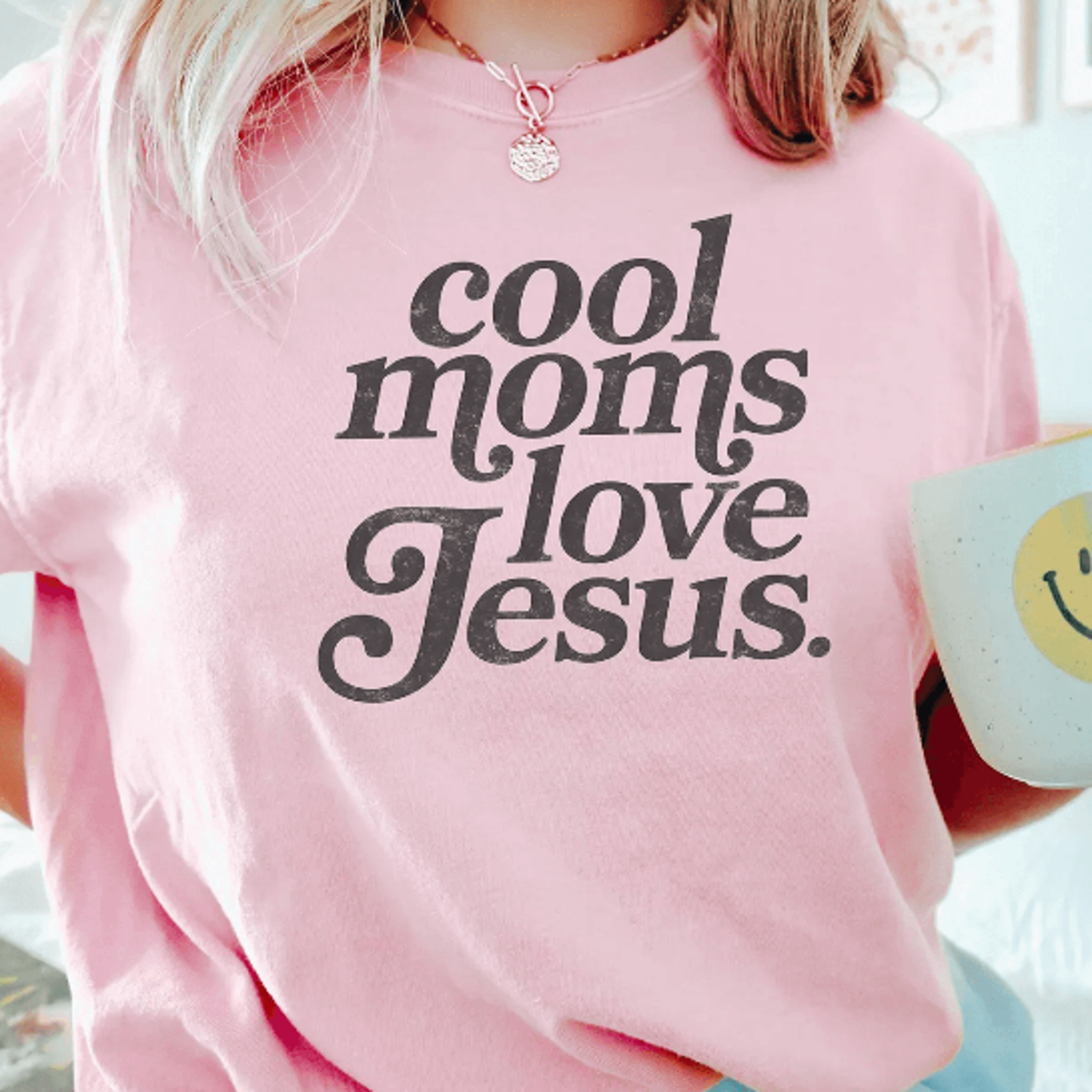 Cool Moms Love Jesus Comfort Shirt  Faithful Mom Gift 0
