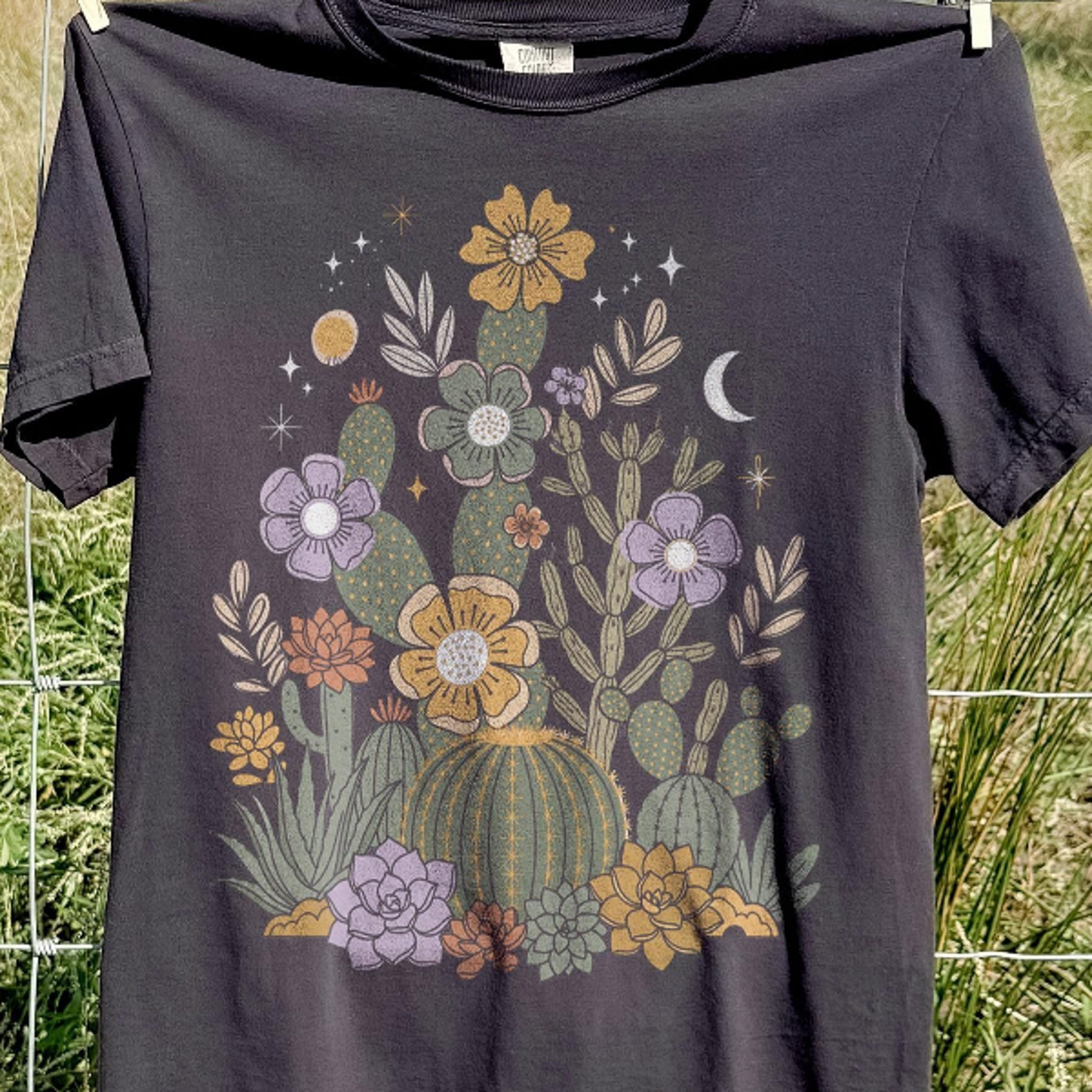 Retro Desert Cactus Floral Graphic Tee Southwest Botanical Nature Shirt Boho Western Vintage Style  