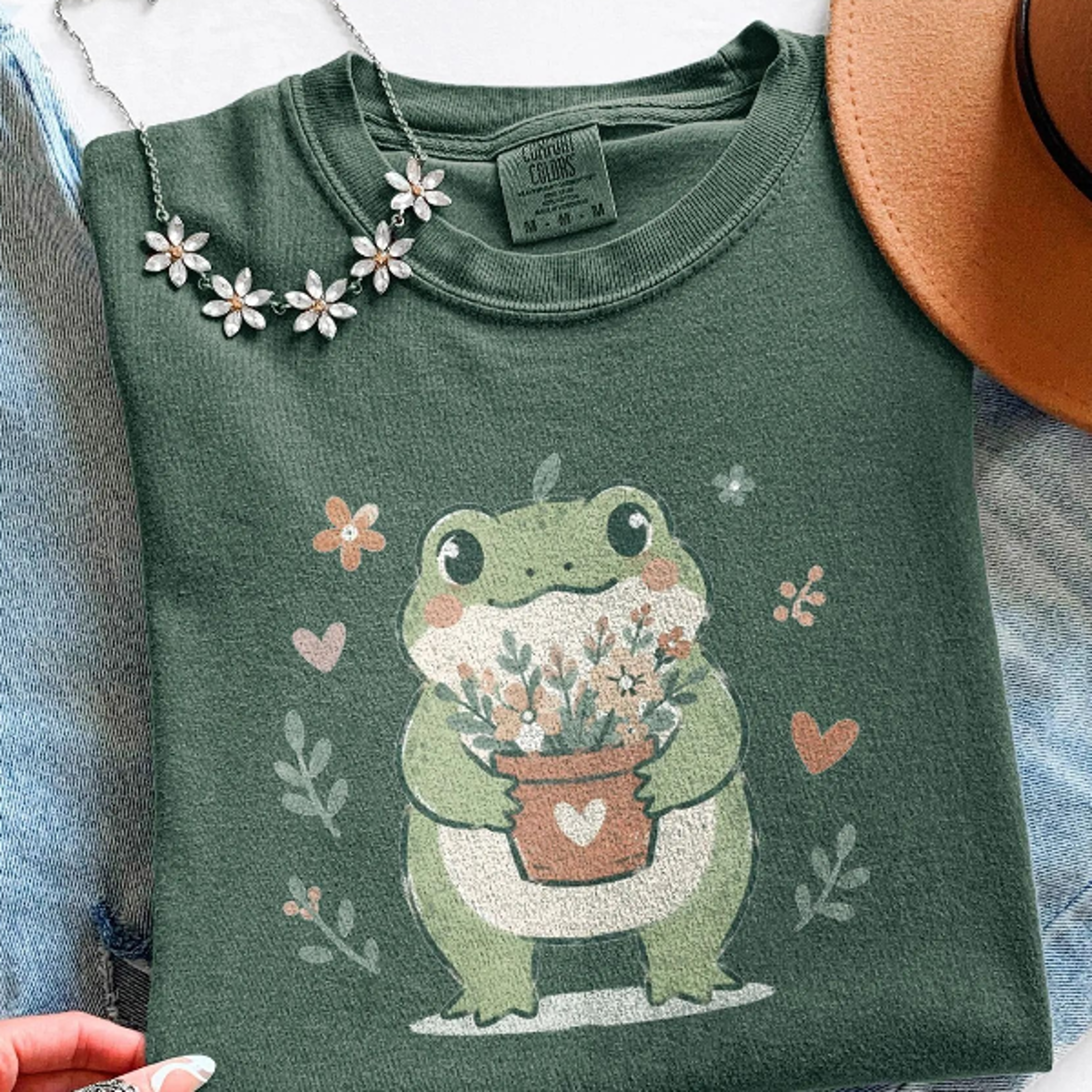 Vintage Cute Frog Graphic Tee Cottagecore Floral Animal Shirt Whimsical Botanical Retro Style 2