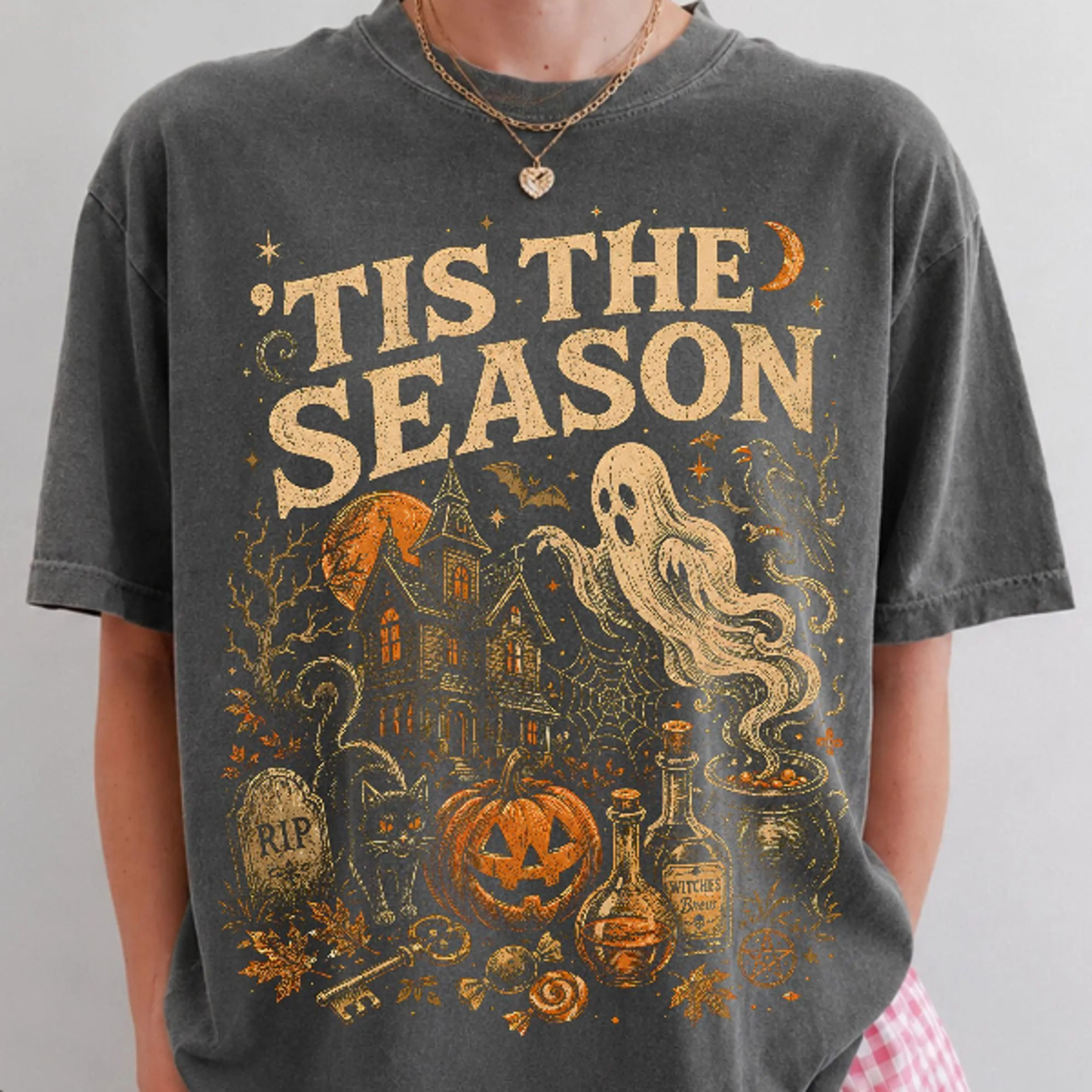 Tis The Season Halloween Shirt Vintage Spooky Graphic Tee Haunted House Ghost TShirt Witchy Fall Un 