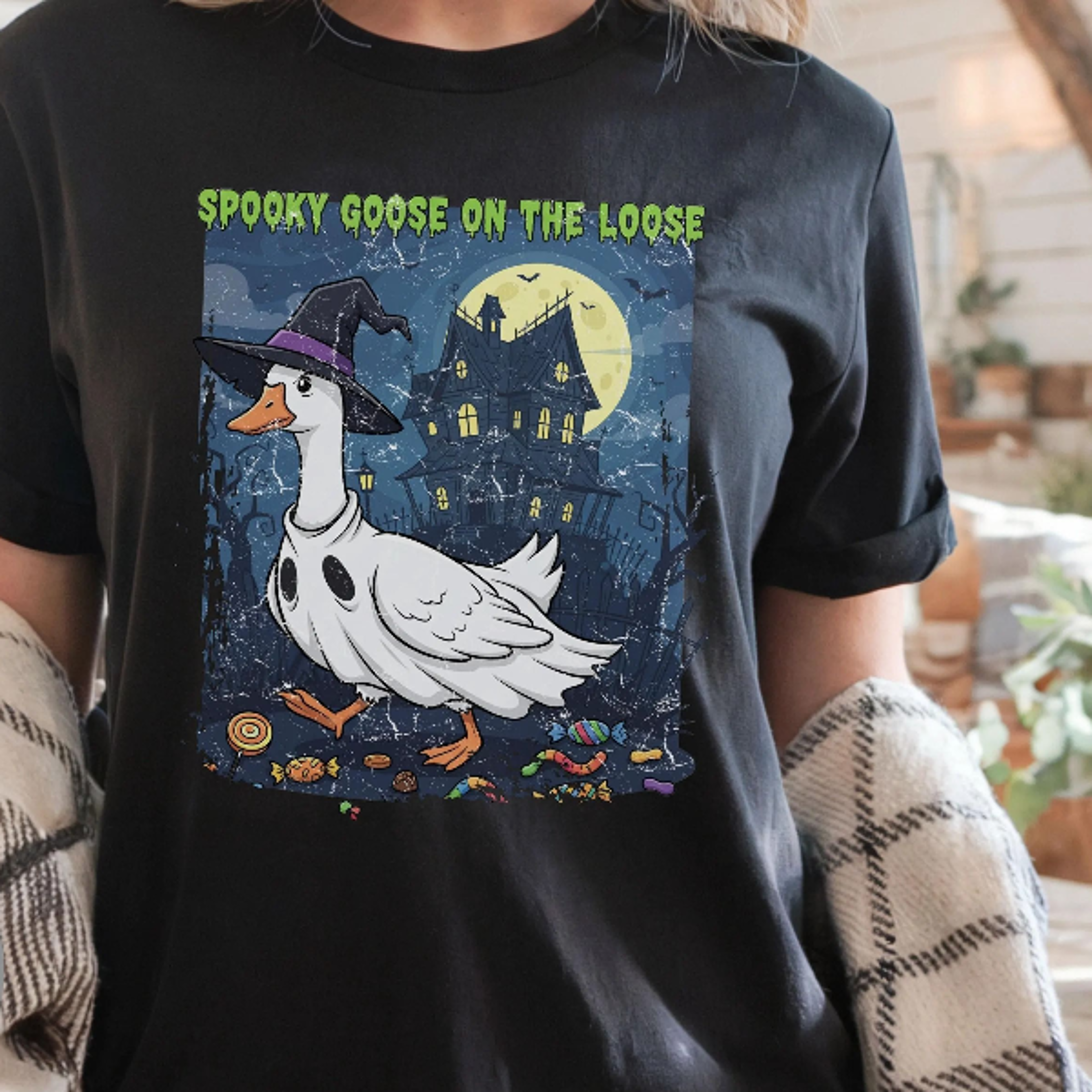 Pooky Goose On The Loose Halloween Shirt Funny Witch Hat Ghost Goose Tee Cute Haunted House Full Mo 
