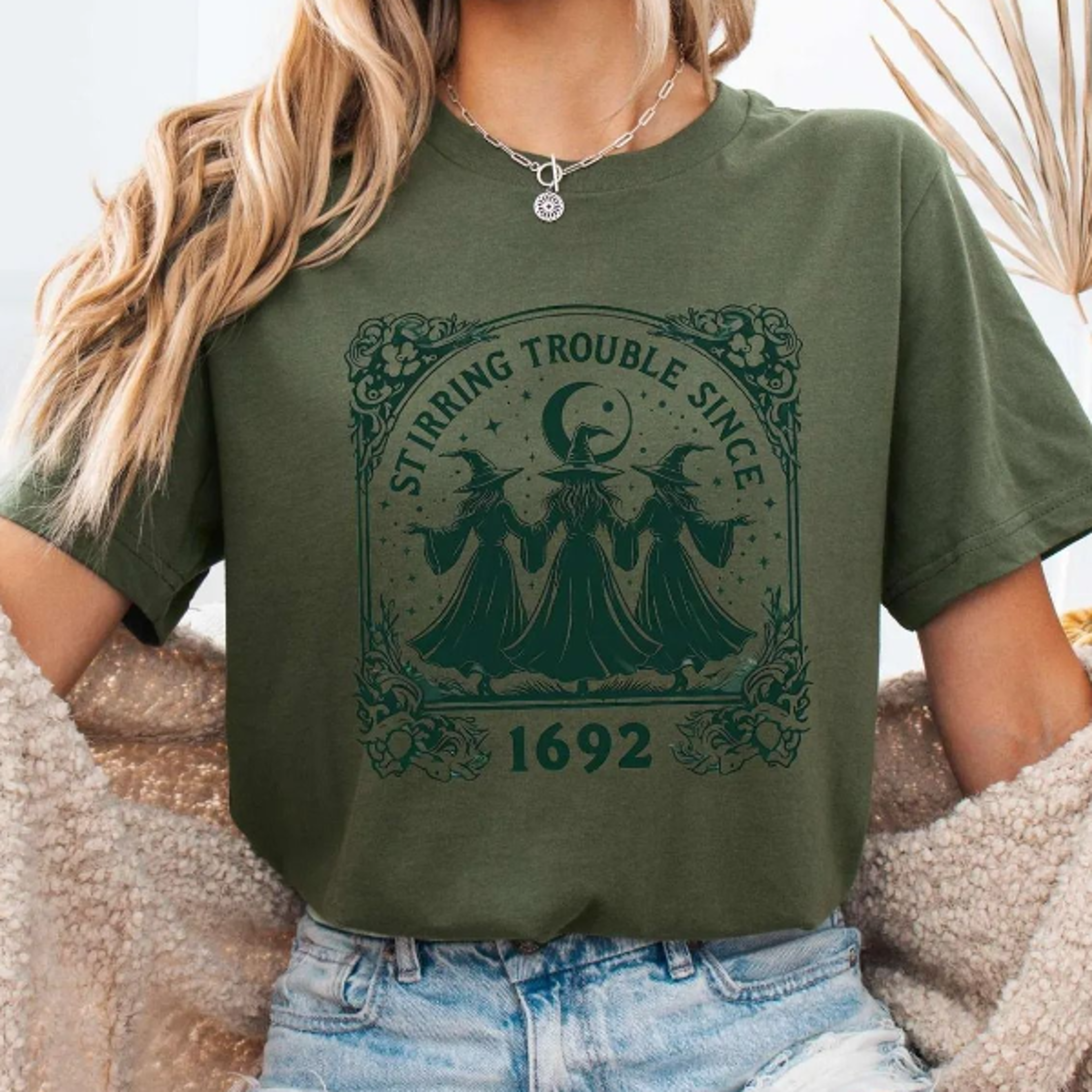 Retro Hocus Pocus Witch TShirt Stirring Trouble Since 1692 Witchcore Shirt For Women Vintage Femini 