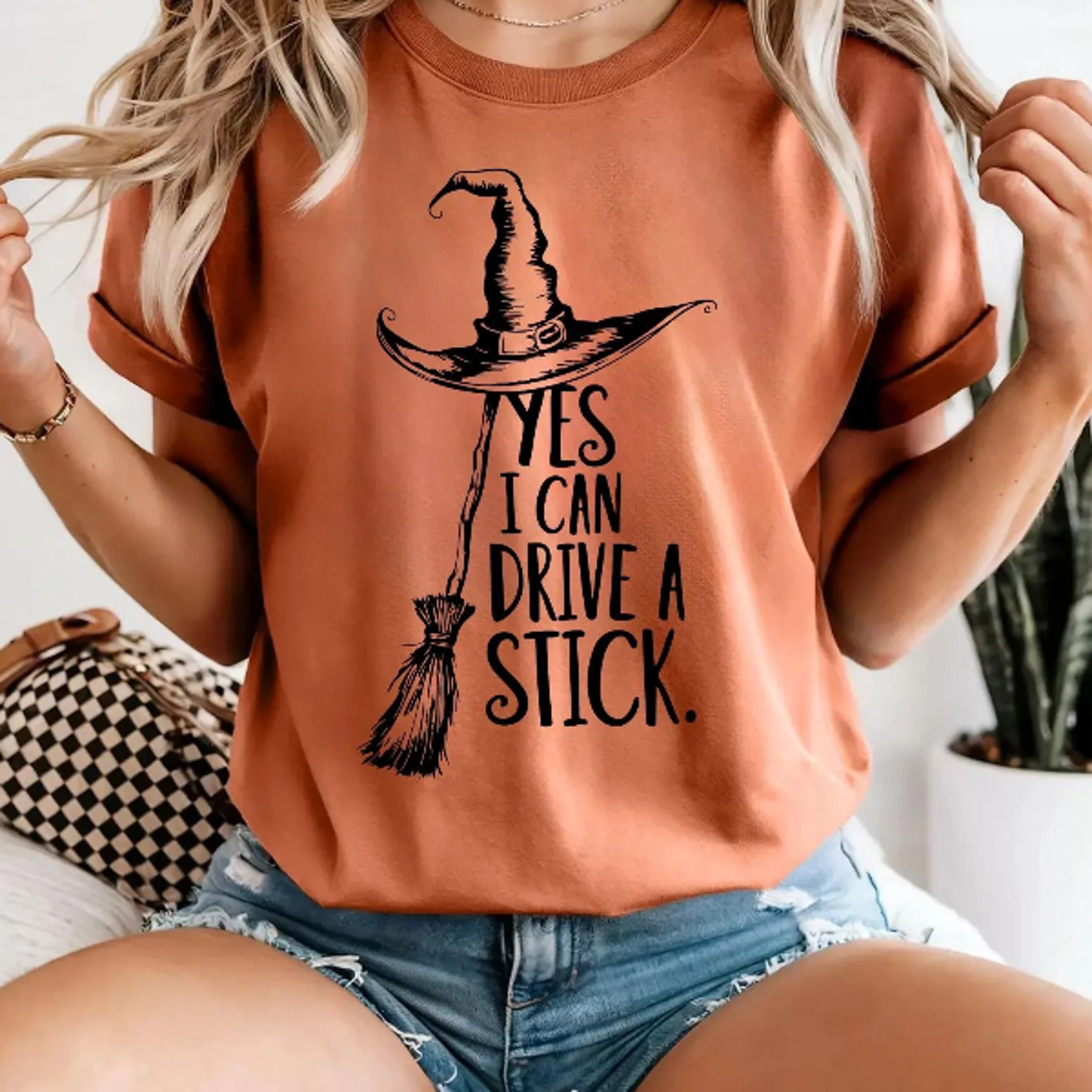 Yes Can Drive A Stick T Shirt Funny Halloween Witch Tee For Women Spooky Party Shirt Cute Halloween 