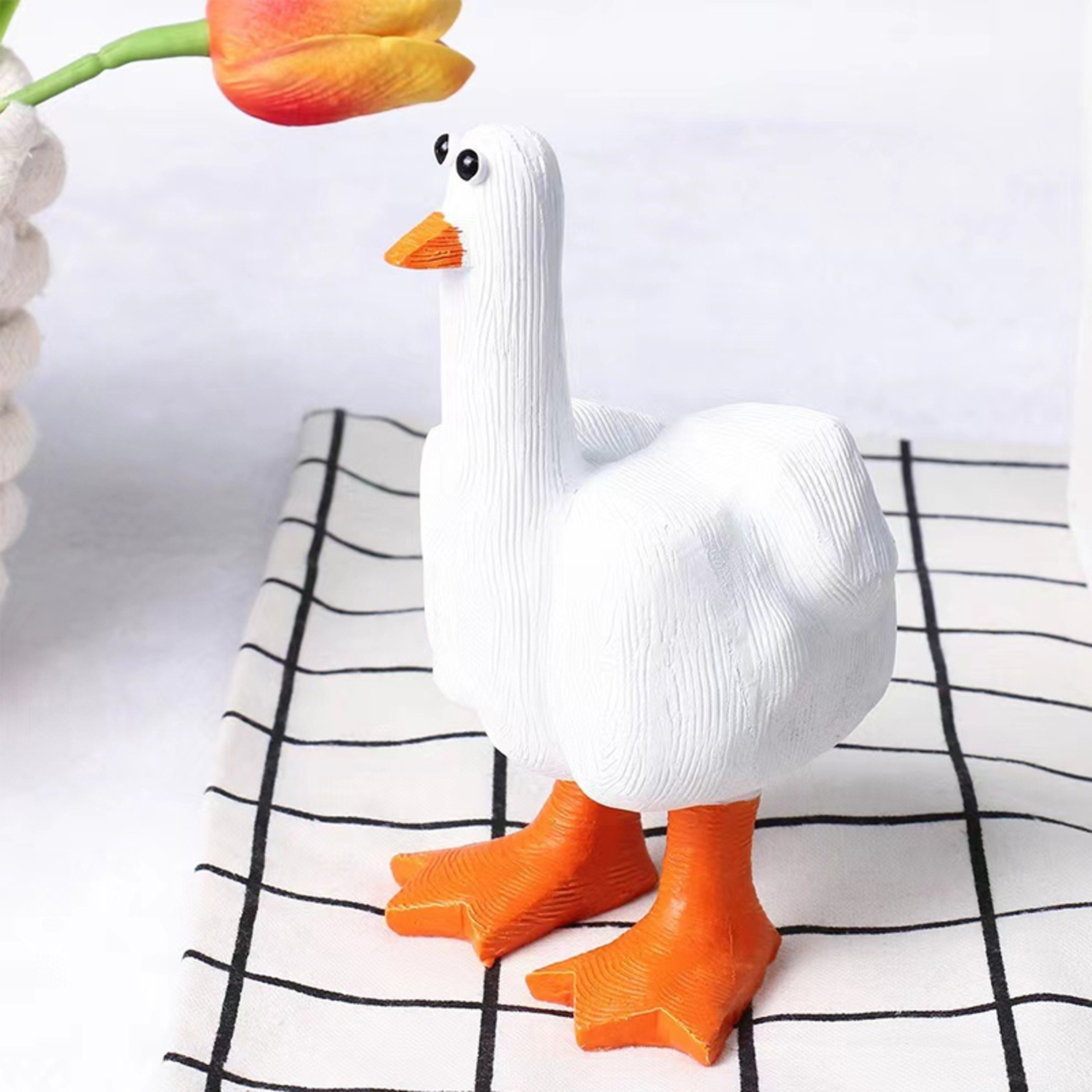 Resin Crafts Middle Finger Duck Desktop Mini Ornament Simulation Duck Garden Patio Decoration 2