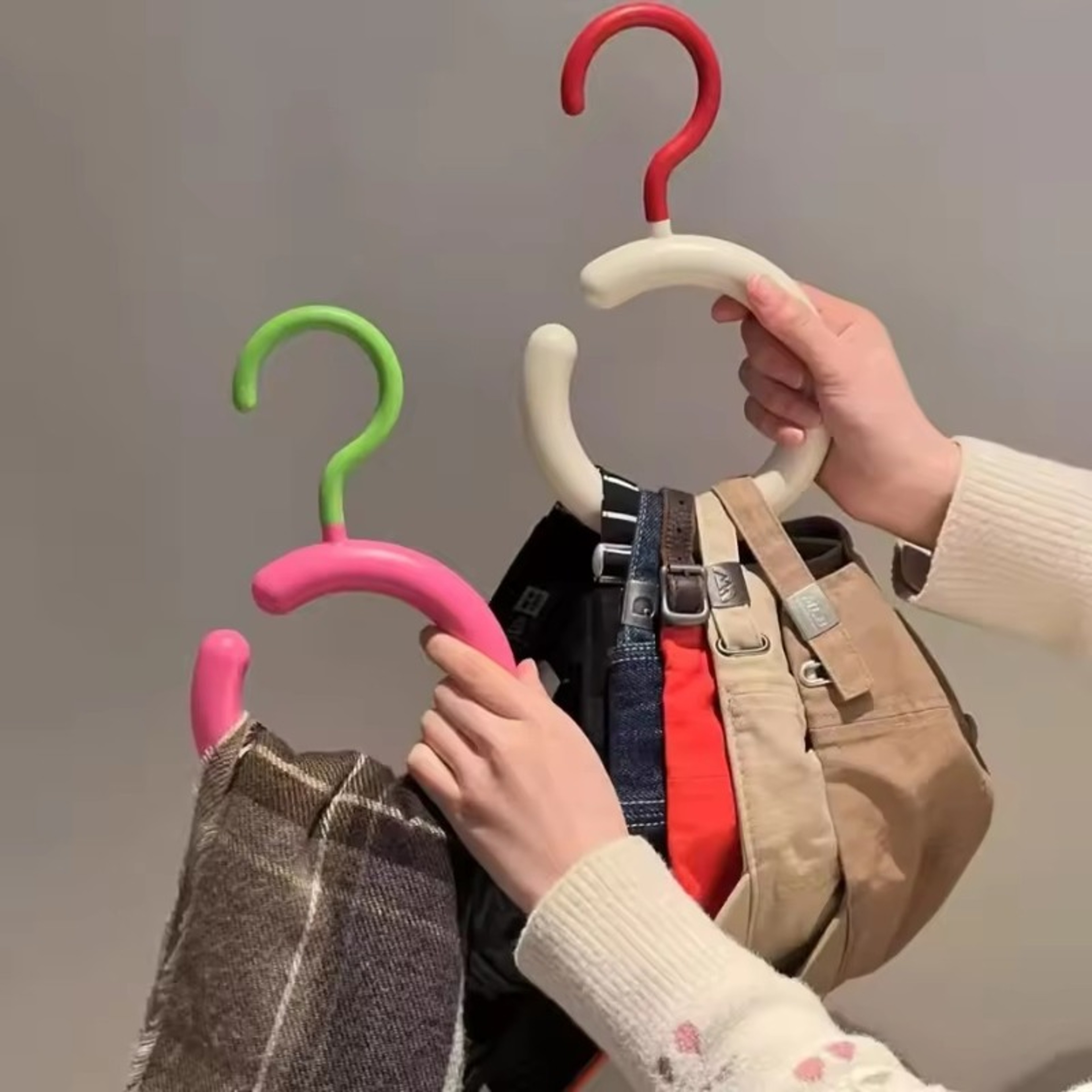 Luxury MultiFunction Hat Storage Clothes Hanger Invisible Plastic Coat Hanger For Home Use 0