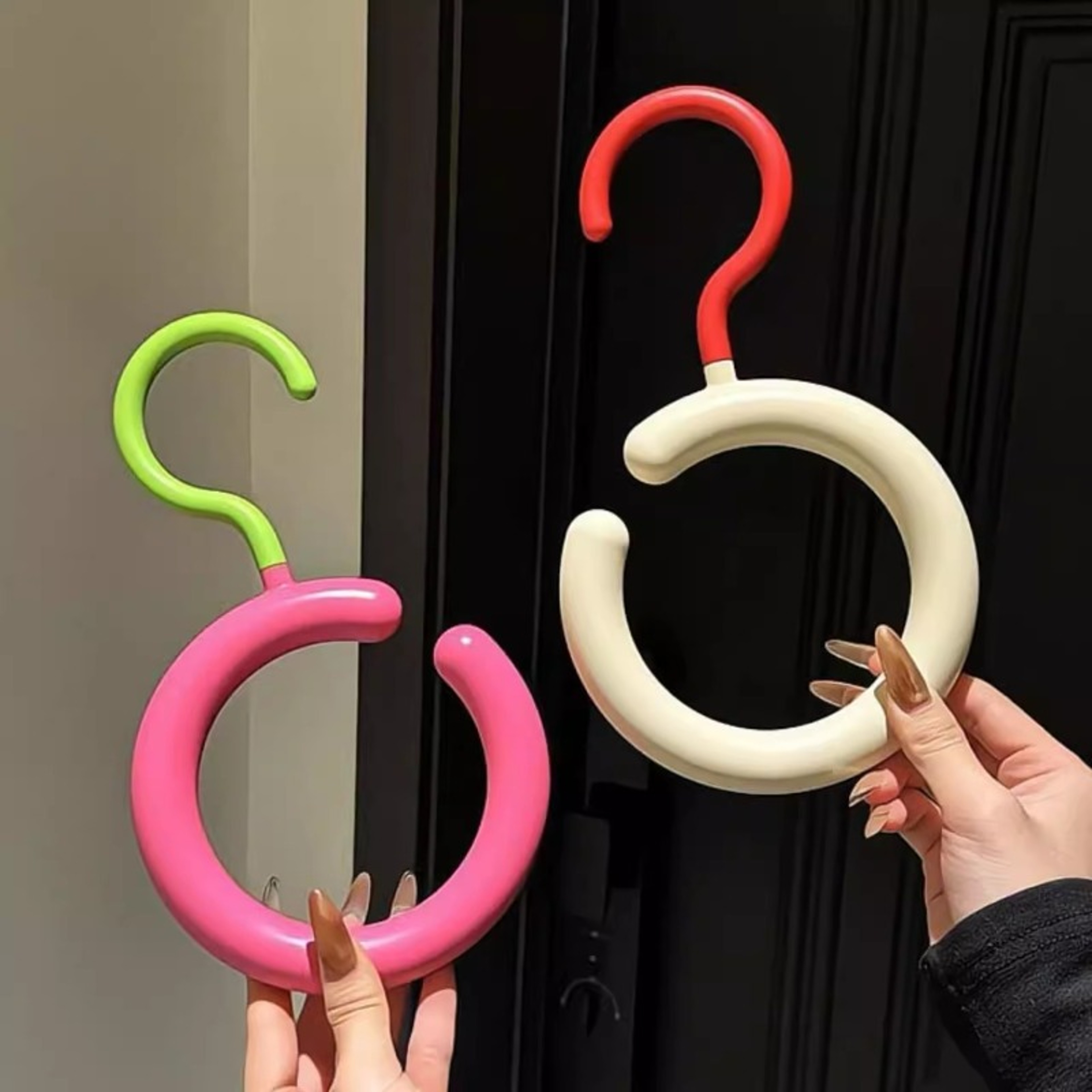 Luxury MultiFunction Hat Storage Clothes Hanger Invisible Plastic Coat Hanger For Home Use 3