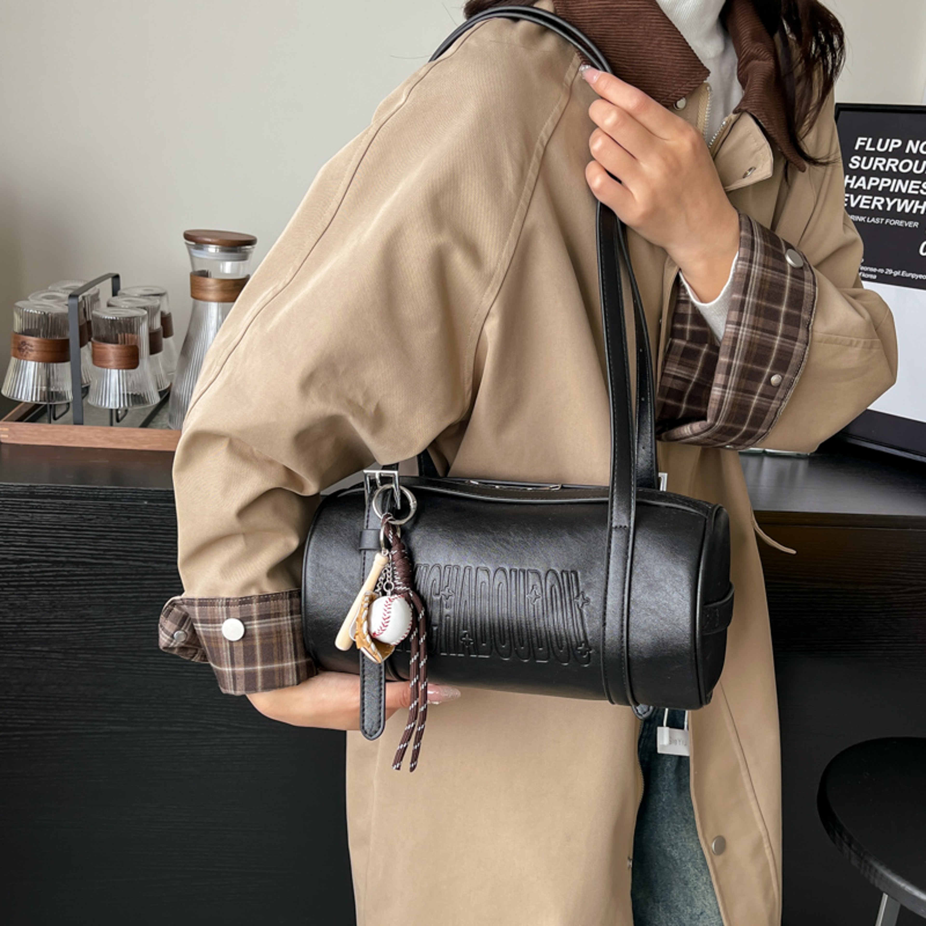 Elegant Cylinder Shoulder Bag for Women Designer Crossbody Handbag with Pendant – view 3