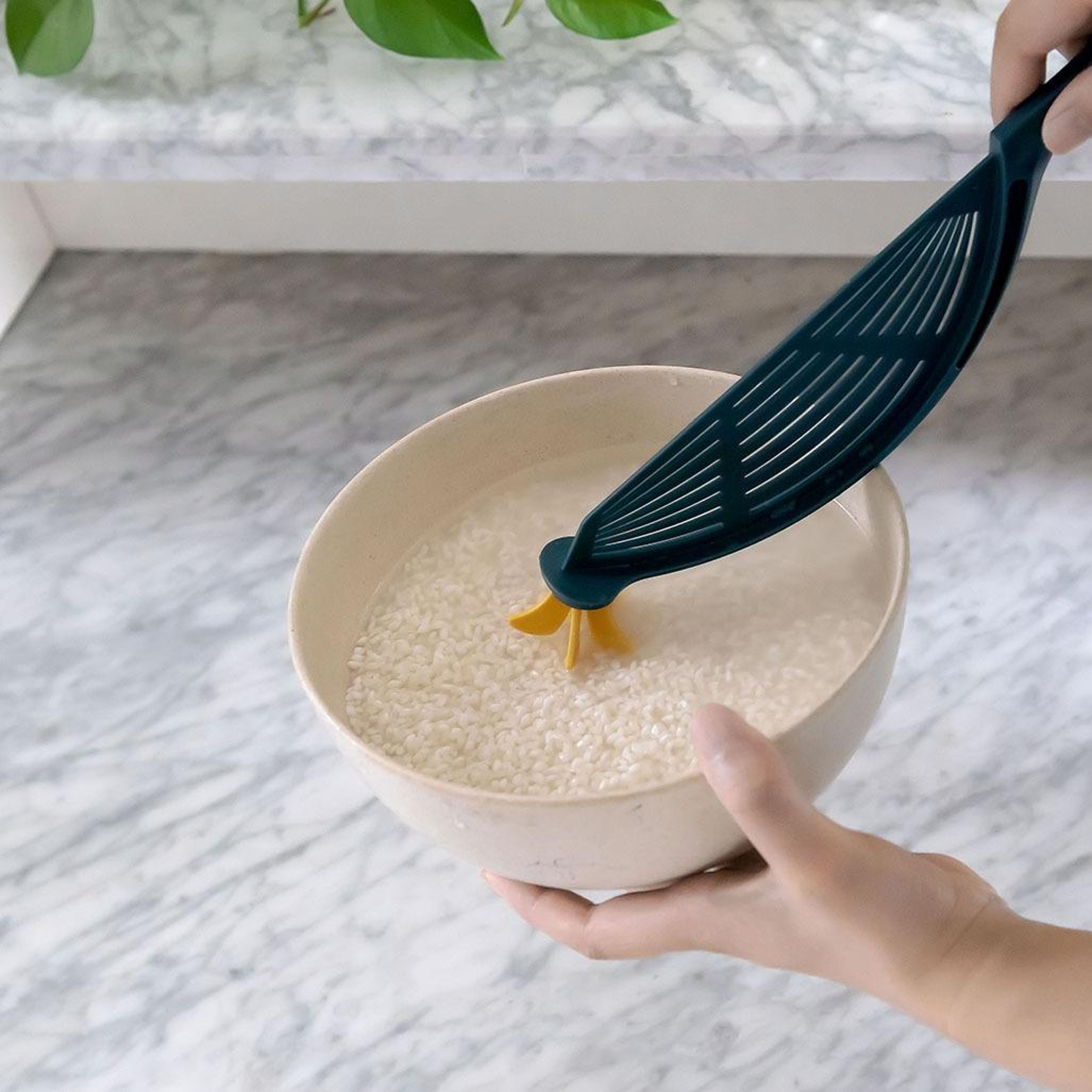 Rice Washing Spoon And Rice Paddle Strainer For Easy Rinsing And Serving 5
