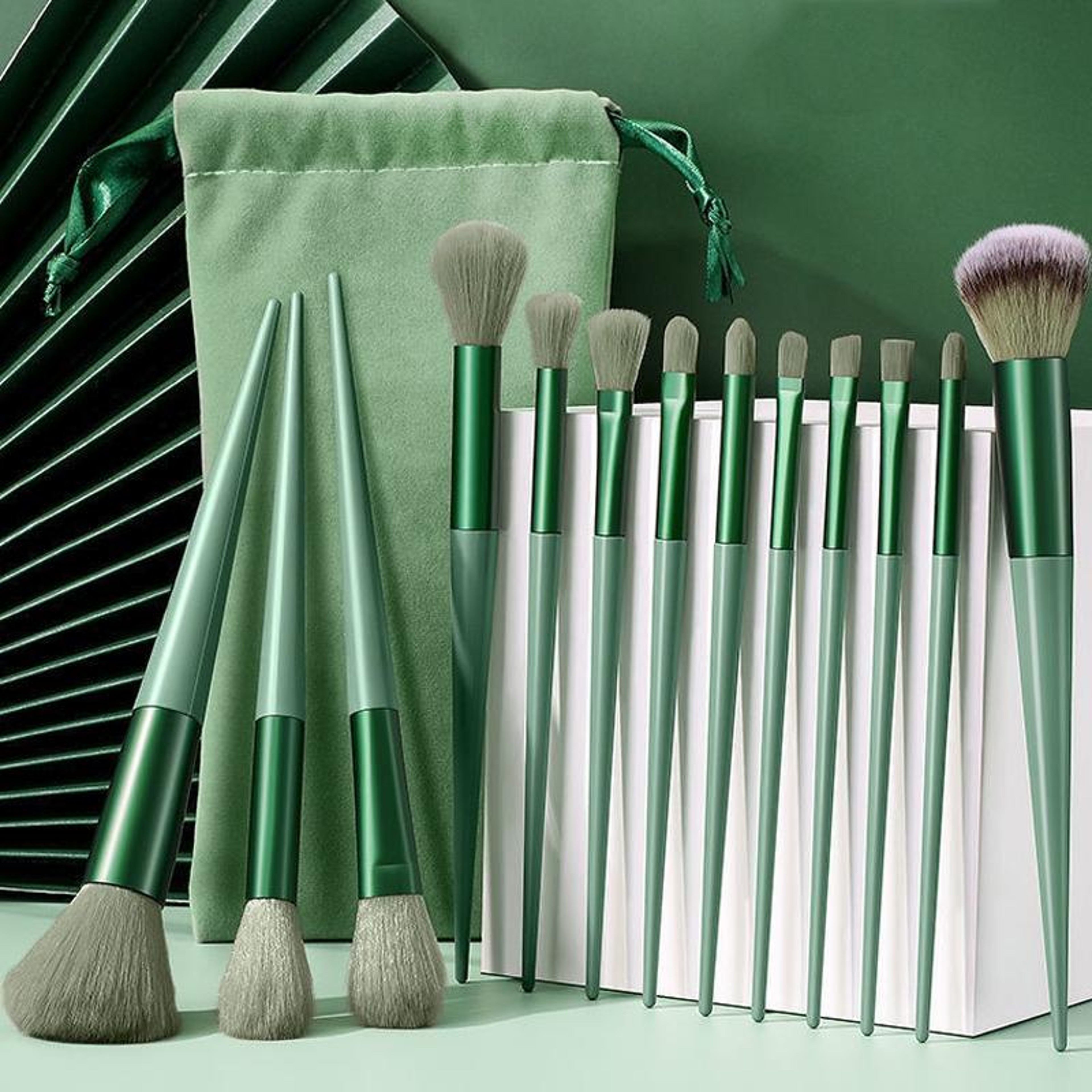 13-in-1 Makeup Brush Set with Soft Makeup Brushes for Foundation Blush Powder and Eyeshadow – view 1