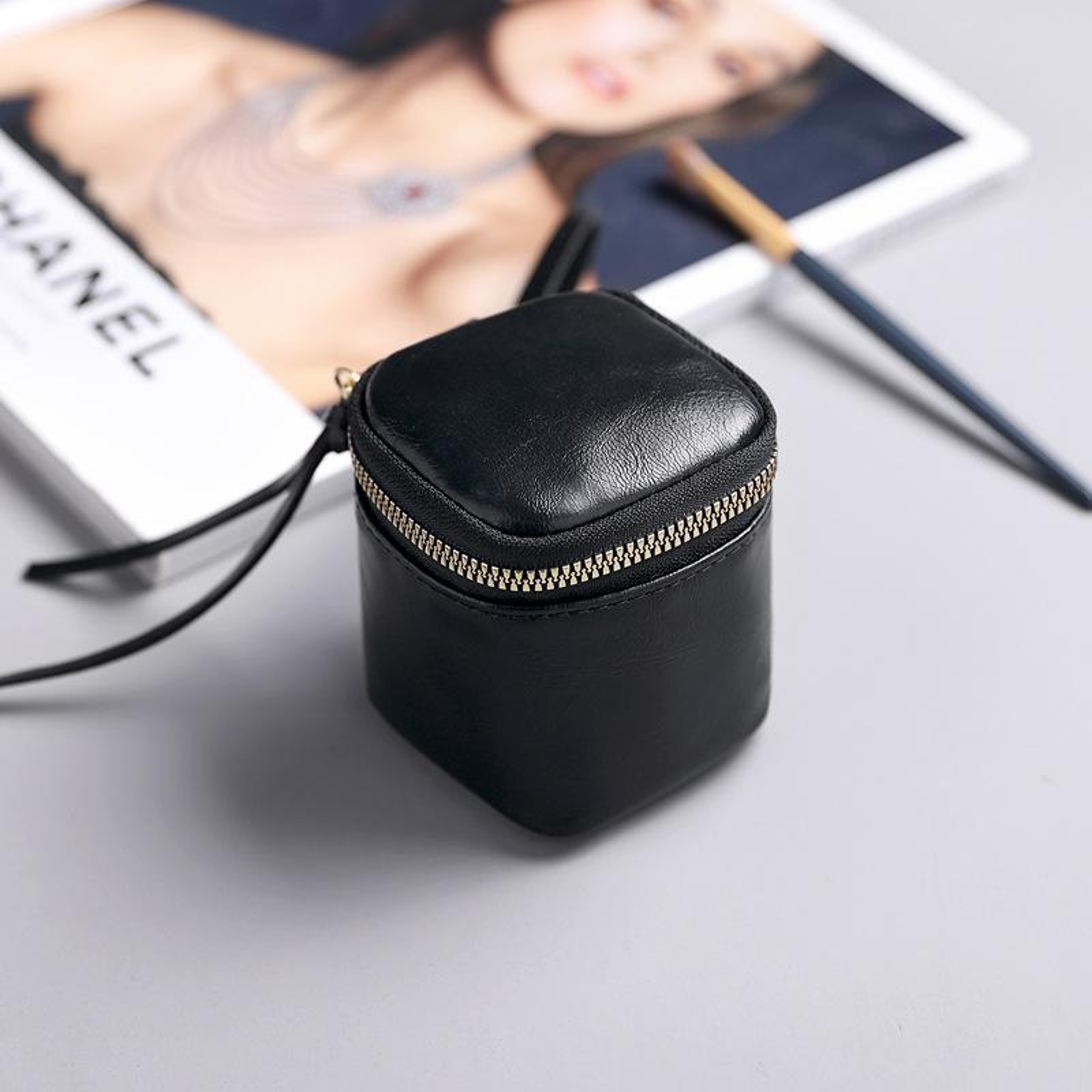 Vintage Mini Coin Purse PU Leather Coin Pouch Retro Lipstick Storage Bag 12