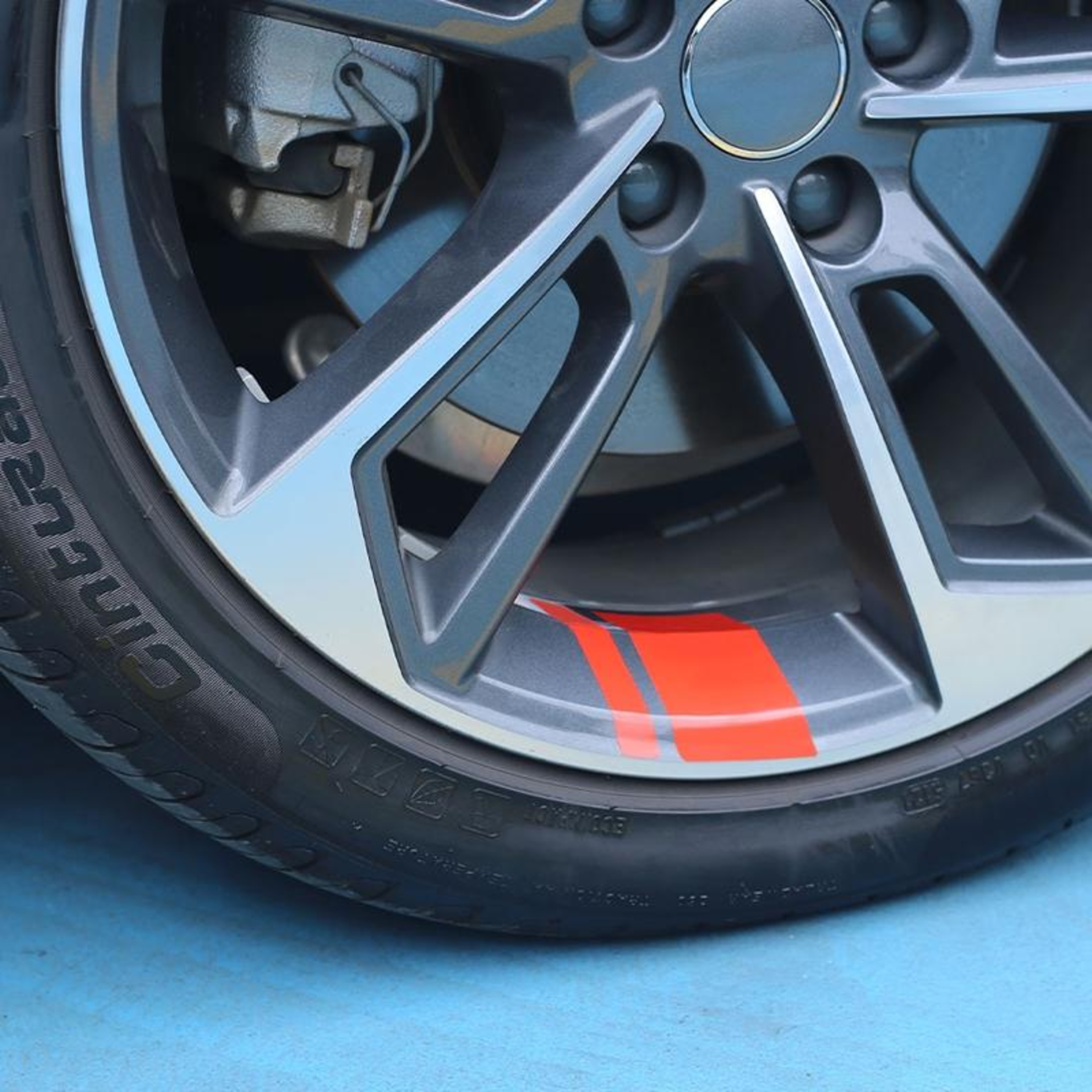 Reflective Wheel Rim Stickers Waterproof Car Rim Decals For 18 To 21 Inch Wheels 4