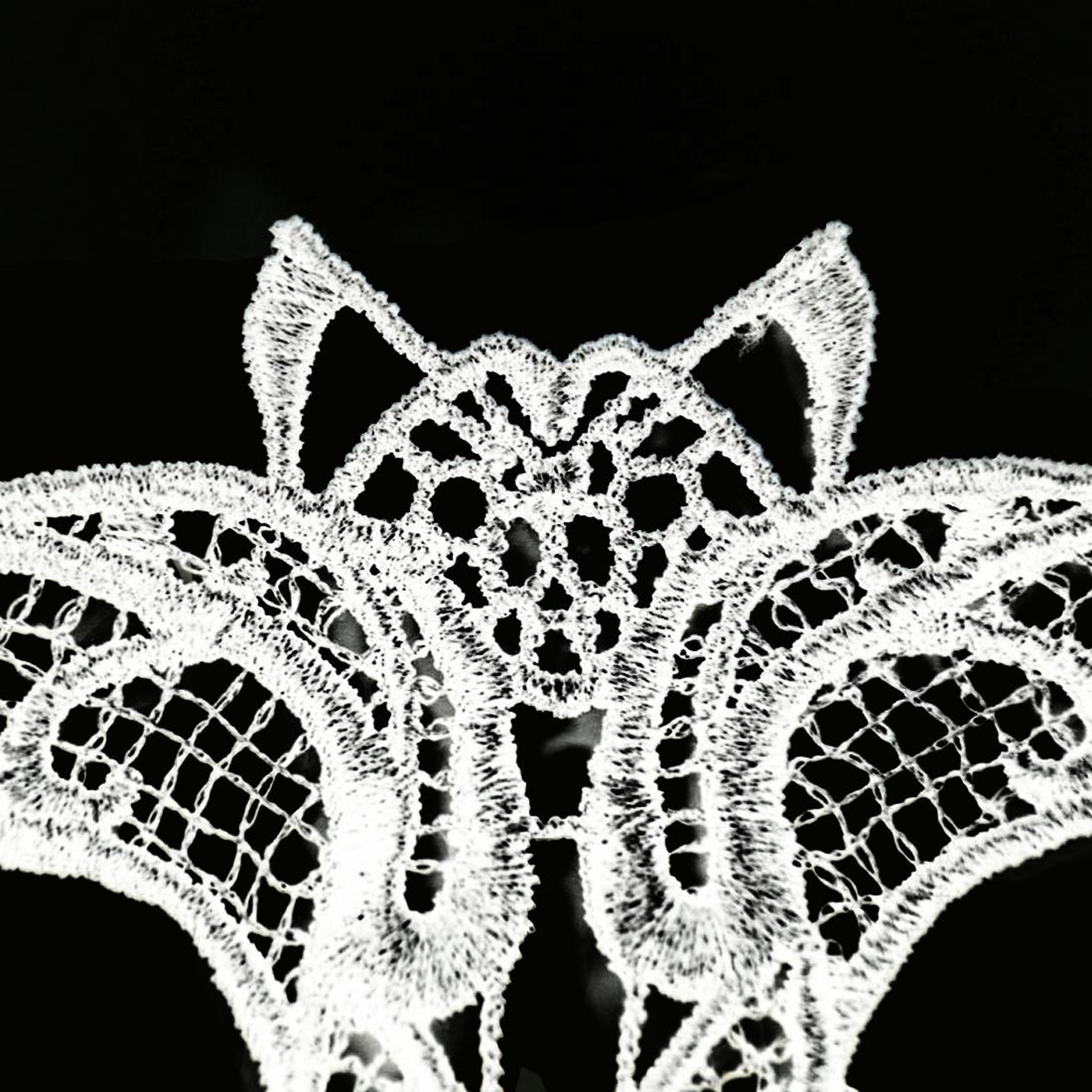 Womens Lace Bat Masquerade Mask For Halloween Parties And Costume Balls 3