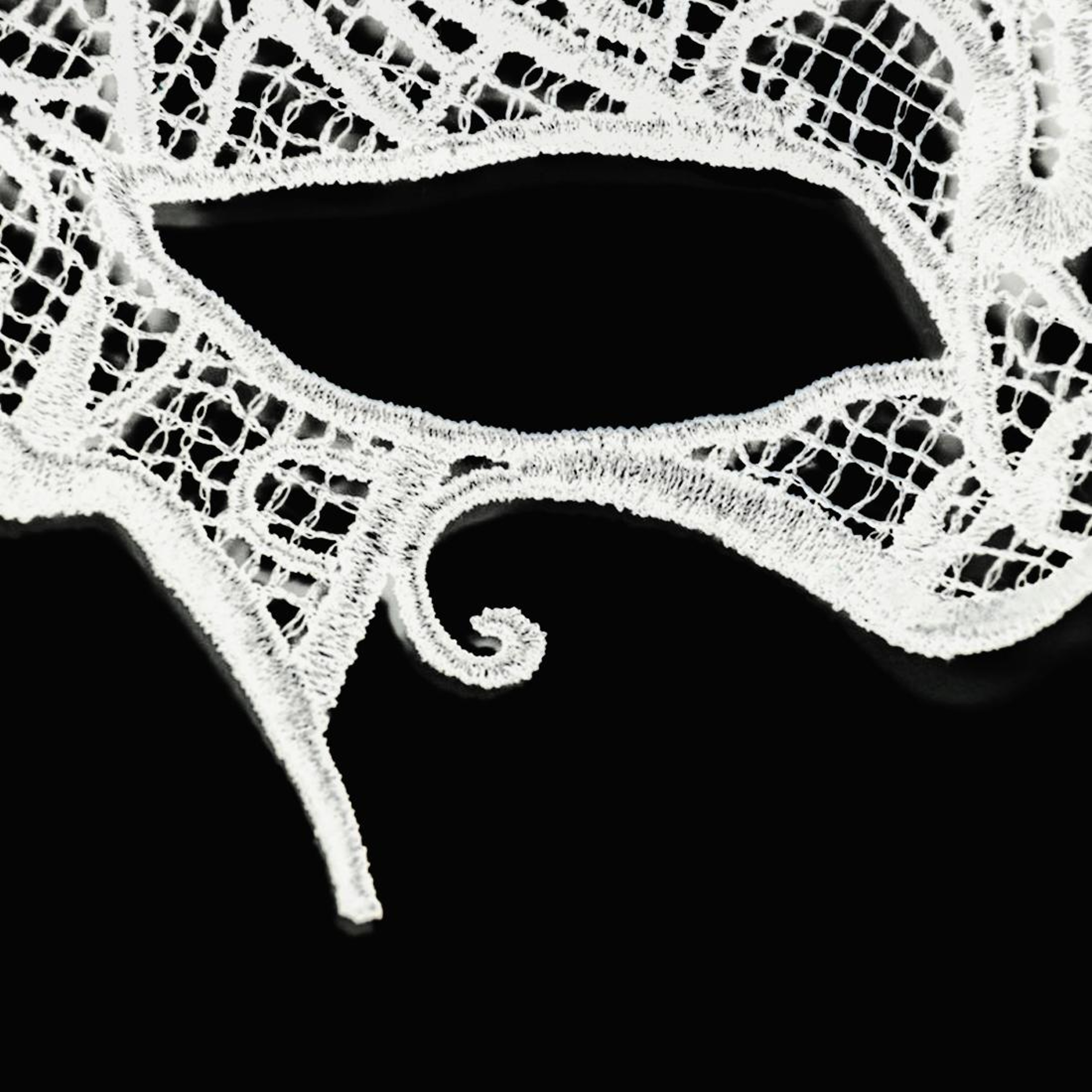 Womens Lace Bat Masquerade Mask For Halloween Parties And Costume Balls 4