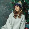 Knitted-blue-winter-womens-hat-3