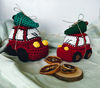Crochet-pattern-Christmas-basket-car-with-tree-2