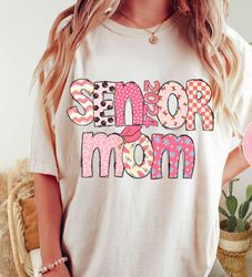Senior Mom 2024 png,senior mom doodles png,mom graduation png,graduation 2024 png,pink senior mom png,mothers day png,gr