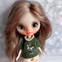 Petite Blythe miniature doll. Beautiful little doll. Doll with natural hair. reroot.