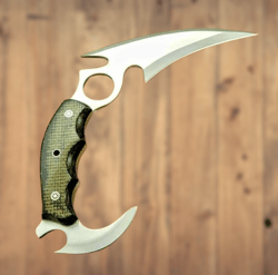 BladeMaster's Outdoor Collection: Karambit and Hunting Knife Gift