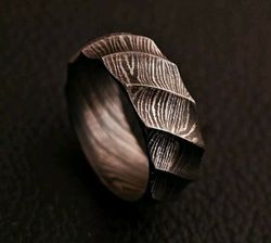 Bold Elegance: 8mm Men's Black Damascus Steel Wedding Band Ring in Barrel Roll Style – Exceptional Men's Jewelry