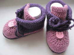 Booties with a teddy bear, baby booties, baby shoes, knitted shoes, shoes for a newborn