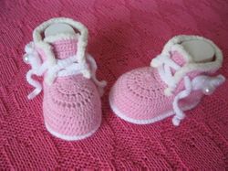 Pink Booties, baby booties, baby shoes, knitted shoes, shoes for a newborn