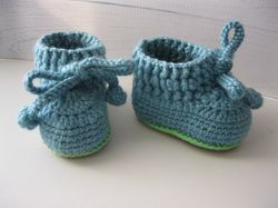 Blue Booties, baby booties, baby shoes, knitted shoes, shoes for a newborn