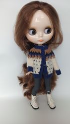 Knitted white jacket for Blythe