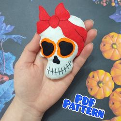 Felt Skull Pattern Day of the Dead Felt skull ornament Halloween decor DIY felt sewing pattern halloween garland pattern