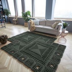 Textual Description in English plus video (in Russian) crochet rug LaceBills. You can crochet a rug of any size