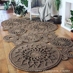 Crochet rug textual description in English plus video (in Russian) LaceSunflowers. Rug of circles. Craft rug pattern