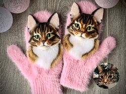 Custom pet portrait mittens. Personalized cat gloves. Animal mittens.
