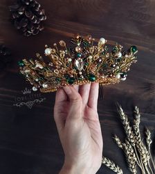 Gold emerald crown, Gold crown, Emerald crown, green crown, Crown, Gold tiara, Emerald tiara, Gold and green tiara, Gold and Emerald tiara, Forest accessories, Forest style jewelry, boho jewelry, rustic jewelry, Elven headpiece