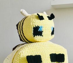 Pattern Pillow Bee - crochet pattern