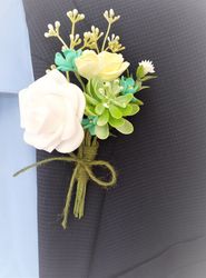 white and lemon boutonniere, wedding boutonniere, boutonniere for the groom, boutonniere with flowers and succulent