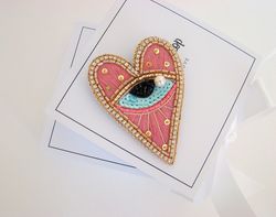 brooch heart eye, embroidered brooch, pink brooch,  evil eye brooch, handmade jewelry, beaded brooch, gift for friend