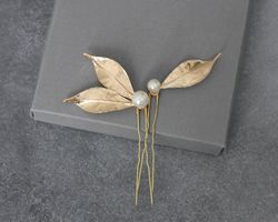 Minimal wedding hair accessory / Gold leaves bridal hair pins / Hair Piece Set of two pear hair pin / Wedding hair piece