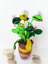 Carnivorous plant toothy flytrap. Assorted knit flytrap. Handmade fake plant. Shelf decor plant flytrap. Faux plant.