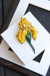 Iris brooch, beaded flower brooch, embroidered iris brooch, flower jewelry, brooch pin flower, handmade beaded flower