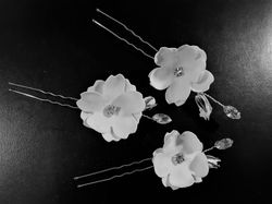 Set of 3 bridal hair pin, White flower hair pin with rhinestone, Prom /Wedding white hairpin, White flower hair pin