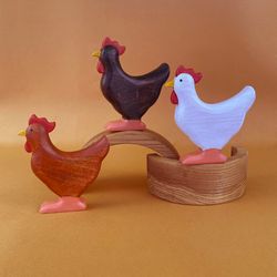 Wooden hen figurine (1 pcs) - Wooden farm animals - Wooden toys - Chicken toy - Natural Toys