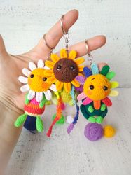 Knitted keychain. Knitted LGBT keychain. Flower keychain. Crochet flower keyring. Best friend lgbt accessories keyring.