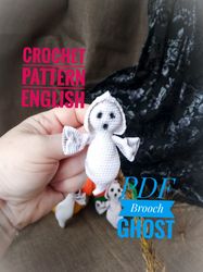 Ghost brooch PDf in English. Crochet ghost PATTERN. Amigurumi brooch ghost pattern. Halloween accessory ghost Pdf.
