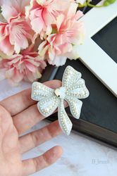 Beaded brooch bow Embroidered brooch pin bow Brooch white Beaded brooch bow