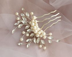 Bridal Hair Comb Pearl and Crystal / Wedding Hair Comb / Crystal Pearl Hair Accessory Wedding / Bridal Hair Piece h19