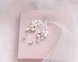 Pearl and crystal vine earrings / Wedding earrings / Bridal earrings pearl / Dangle earrings for bride e76