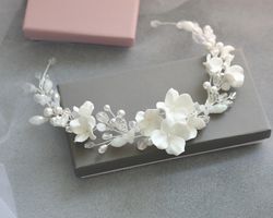 Bridal hair vine with flowers for wedding / Floral semi halo for bride / White hair piece wedding / Bridal headband v19