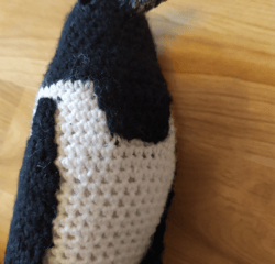 magpie pattern, magpie gift diy, crochet magpie bird toy tutorial,